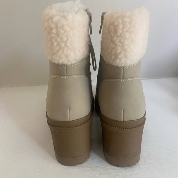 NWT Women’s Coconut lace up lug boots with faux fur detail Winter Boots Booties - Picture 7 of 10